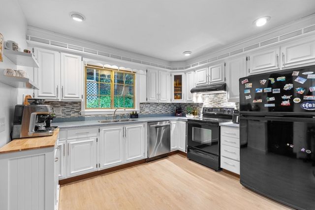 42 Wood St, Woburn, MA 01801