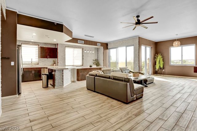 8255 Las Vegas Boulevard 502, Las Vegas, NV 89123