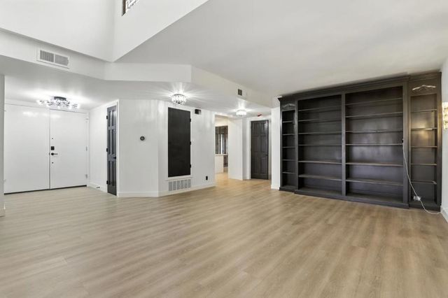 4728 Park Encino Lane 318, Encino, CA 91436
