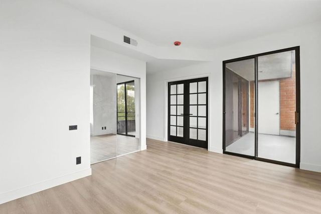 4728 Park Encino Lane 318, Encino, CA 91436