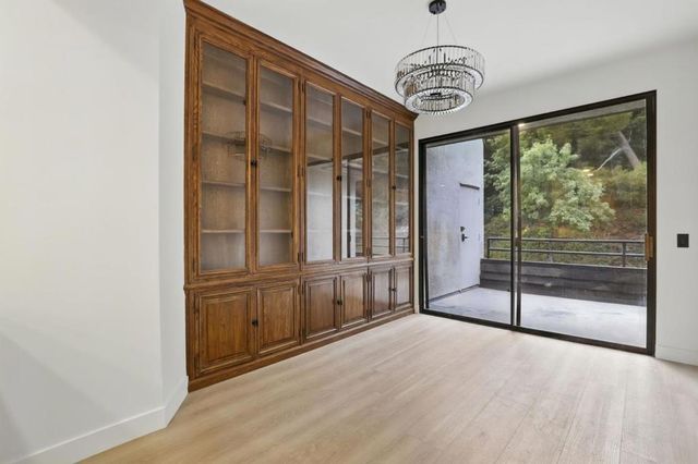4728 Park Encino Lane 318, Encino, CA 91436