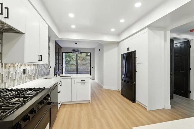 4728 Park Encino Lane 318, Encino, CA 91436