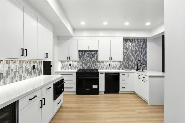 4728 Park Encino Lane 318, Encino, CA 91436