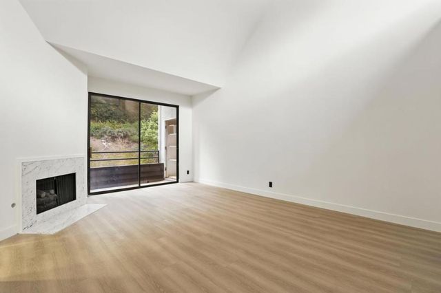 4728 Park Encino Lane 318, Encino, CA 91436
