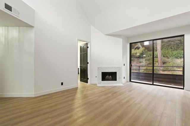 4728 Park Encino Lane 318, Encino, CA 91436