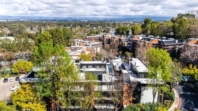 4728 Park Encino Lane 318, Encino, CA 91436