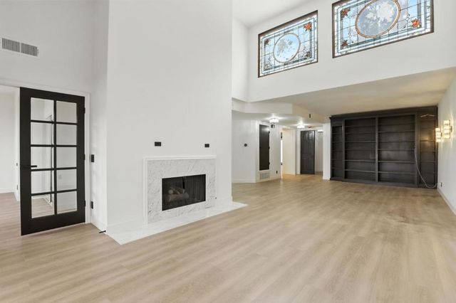 4728 Park Encino Lane 318, Encino, CA 91436
