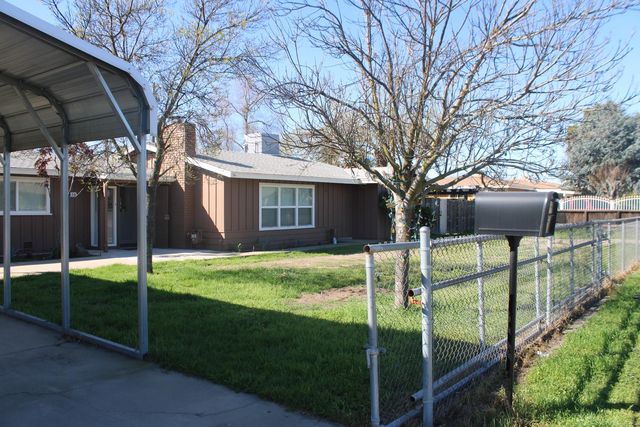 4636 E Cortland Avenue, Fresno, CA 93726