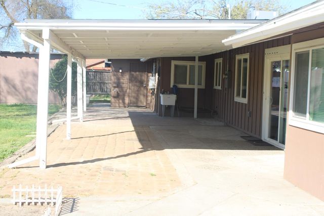 4636 E Cortland Avenue, Fresno, CA 93726