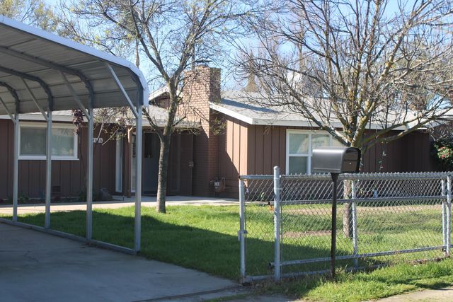 4636 E Cortland Avenue, Fresno, CA 93726