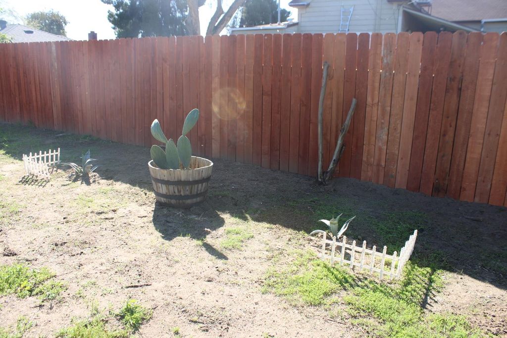 Image 42 of property listing at 4636 E Cortland Avenue, Fresno, CA 93726