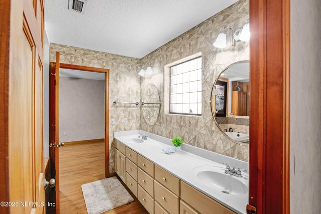 289 CHESSER Road, Hollister, FL 32147