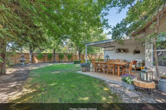 1327 E La France Drive, Fresno, CA 93720