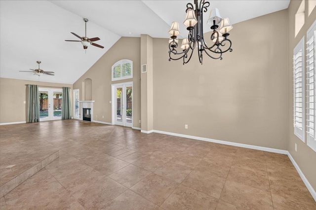1327 E La France Drive, Fresno, CA 93720
