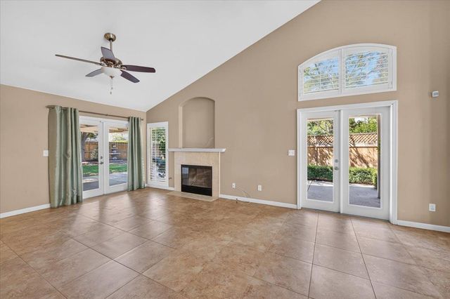 1327 E La France Drive, Fresno, CA 93720