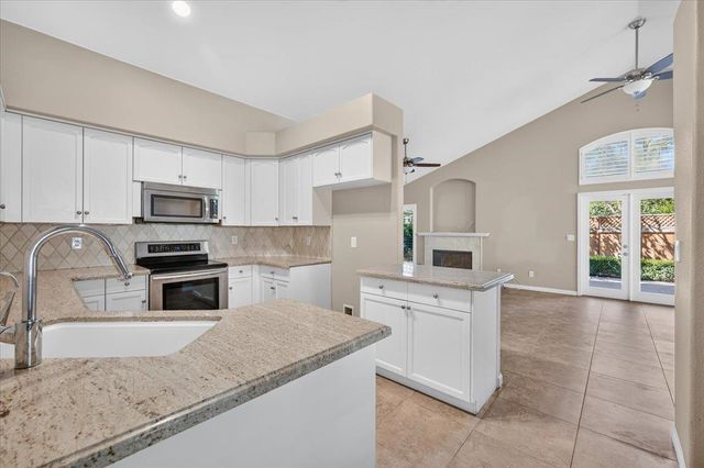 1327 E La France Drive, Fresno, CA 93720