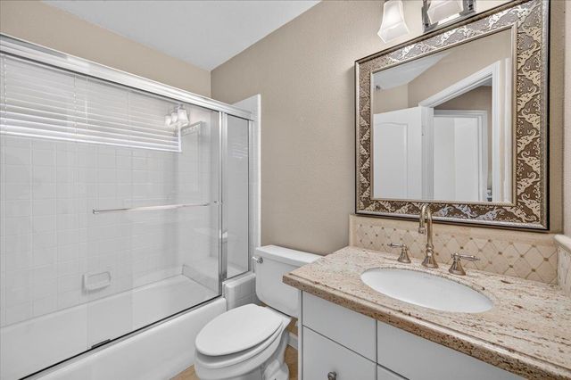 1327 E La France Drive, Fresno, CA 93720