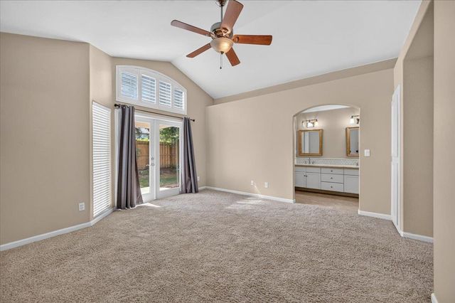 1327 E La France Drive, Fresno, CA 93720
