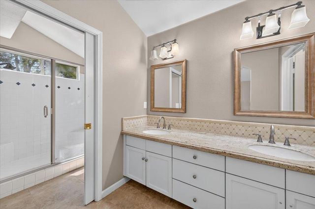 1327 E La France Drive, Fresno, CA 93720