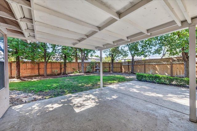 1327 E La France Drive, Fresno, CA 93720