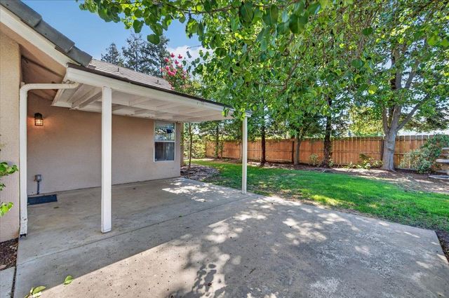 1327 E La France Drive, Fresno, CA 93720