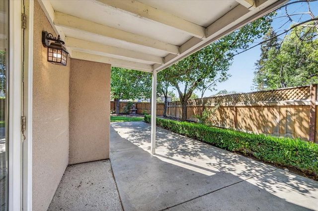 1327 E La France Drive, Fresno, CA 93720