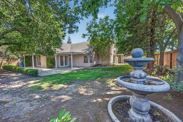 1327 E La France Drive, Fresno, CA 93720