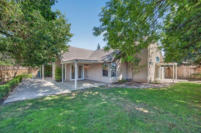 1327 E La France Drive, Fresno, CA 93720