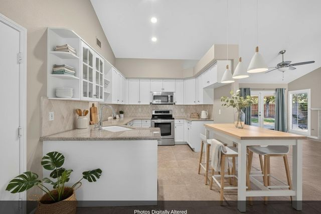 1327 E La France Drive, Fresno, CA 93720