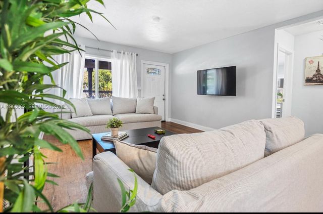 2450 NE 18th Street, Pompano Beach, FL 33062
