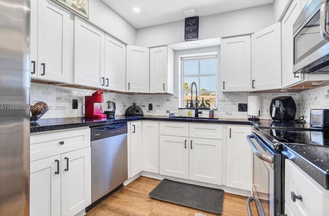 2450 NE 18th Street, Pompano Beach, FL 33062