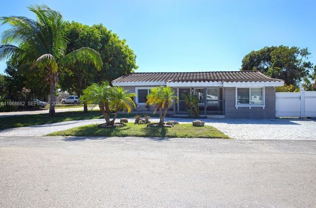 2450 NE 18th Street, Pompano Beach, FL 33062