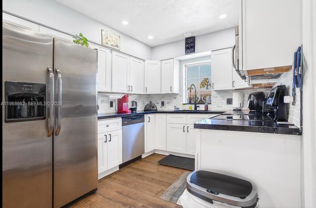 2450 NE 18th Street, Pompano Beach, FL 33062