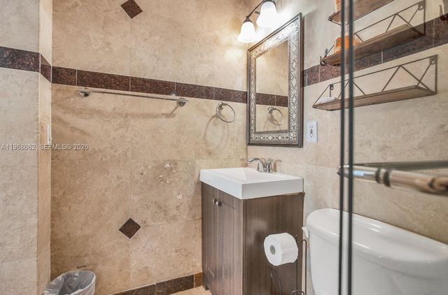 2450 NE 18th Street, Pompano Beach, FL 33062