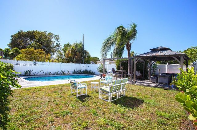 2450 NE 18th Street, Pompano Beach, FL 33062