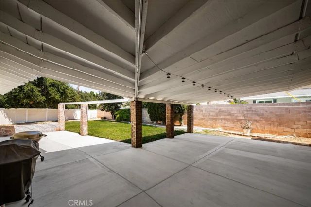 527 Nottingham Drive, Redlands, CA 92373