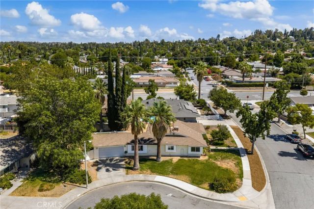 527 Nottingham Drive, Redlands, CA 92373