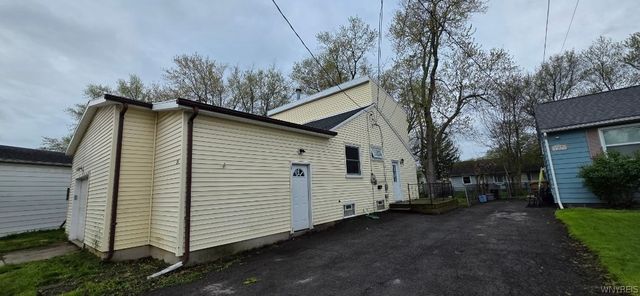24 Starcrest Drive, Cheektowaga, NY 14225