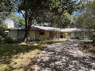 757 Charter Oaks Drive, Conroe, TX 77302