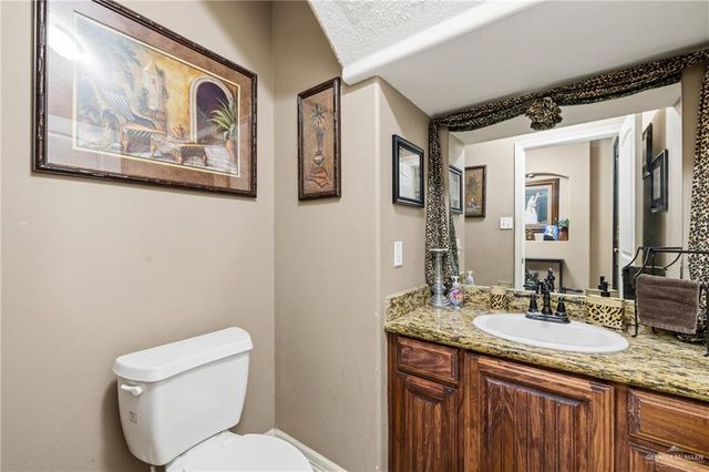 816 E Azucar Avenue, Pharr, TX 78577