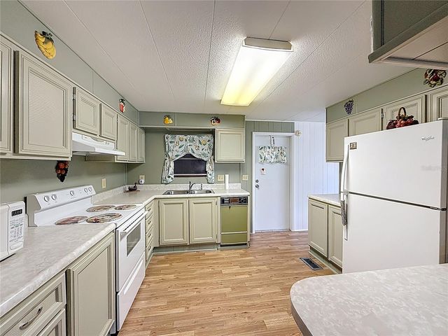 1231 ELKHART CIRCLE, Tavares, FL 32778