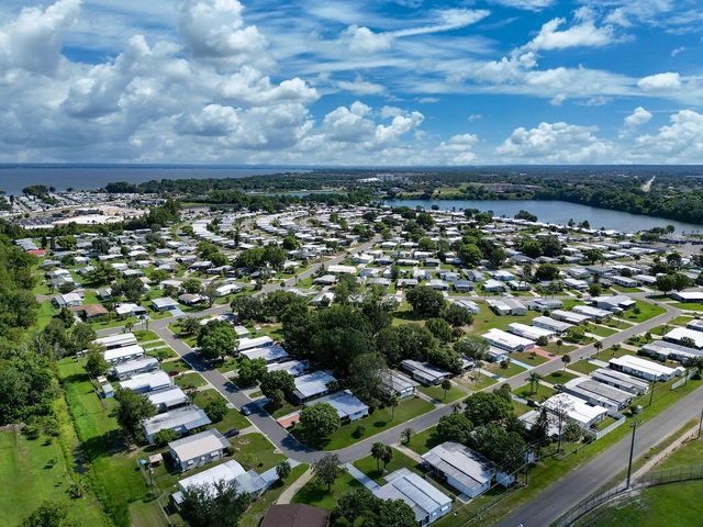 1231 ELKHART CIRCLE, Tavares, FL 32778