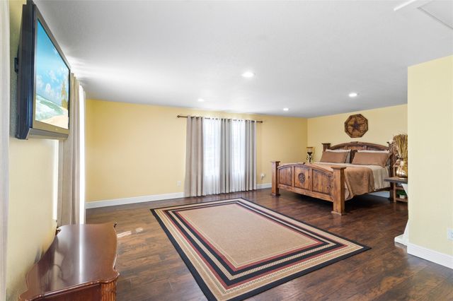 9203 Avenue G, Liverpool, TX 77577