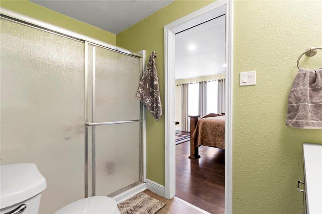 9203 Avenue G, Liverpool, TX 77577