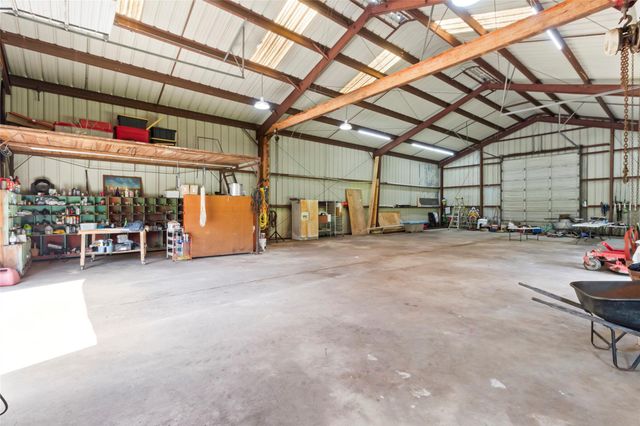 9203 Avenue G, Liverpool, TX 77577