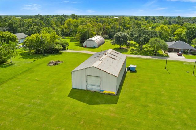 9203 Avenue G, Liverpool, TX 77577