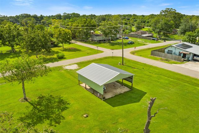 9203 Avenue G, Liverpool, TX 77577