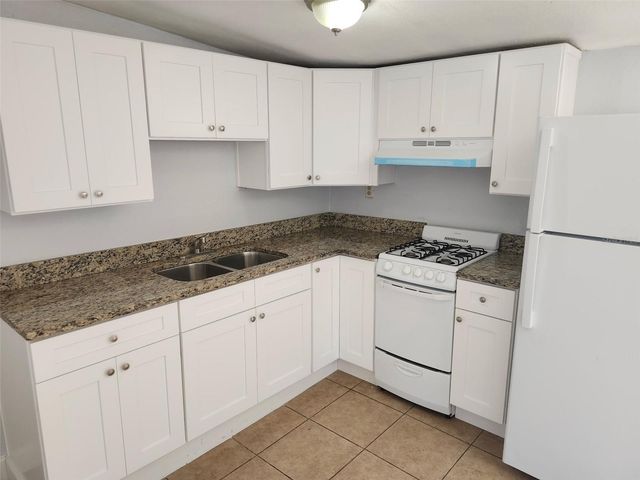 1315 WAIKIKI WAY, Tampa, FL 33619