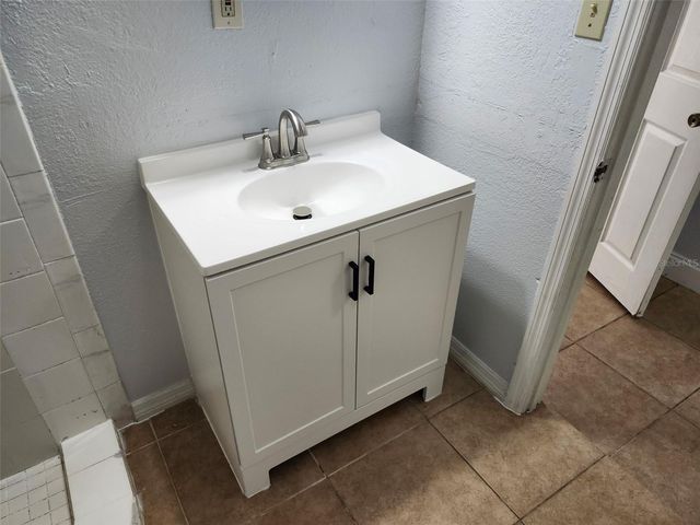 1315 WAIKIKI WAY, Tampa, FL 33619