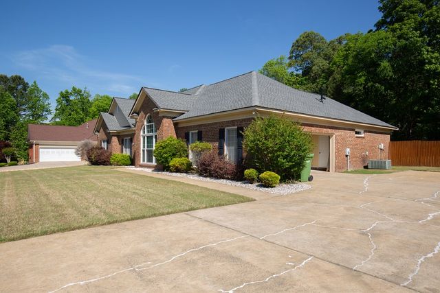 8113 Highlands Drive, Midland, GA 31820